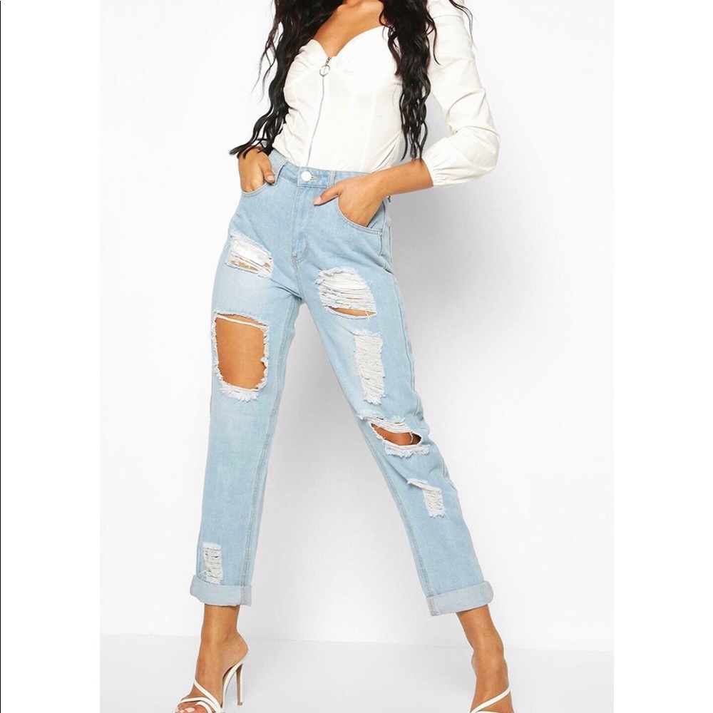 Distressed Mom Jeans 😍